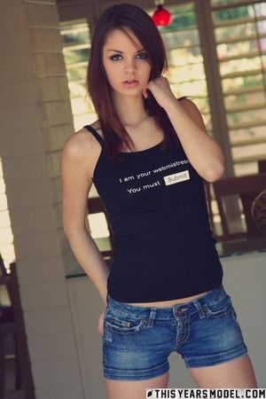 Aspen Martin shows off her small titties
