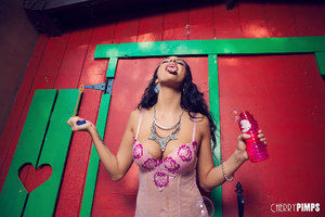 Sofi Ryan Knows How To Have A Fun And Wet Time