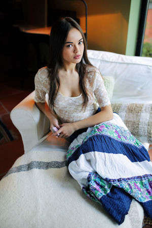 Sweet teen Mirii splay cards