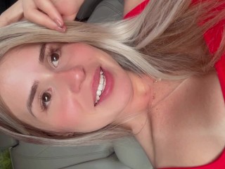 Com A Bucetinha Escorrendo Loira Safada Se Masturba At&eacute; Gozar